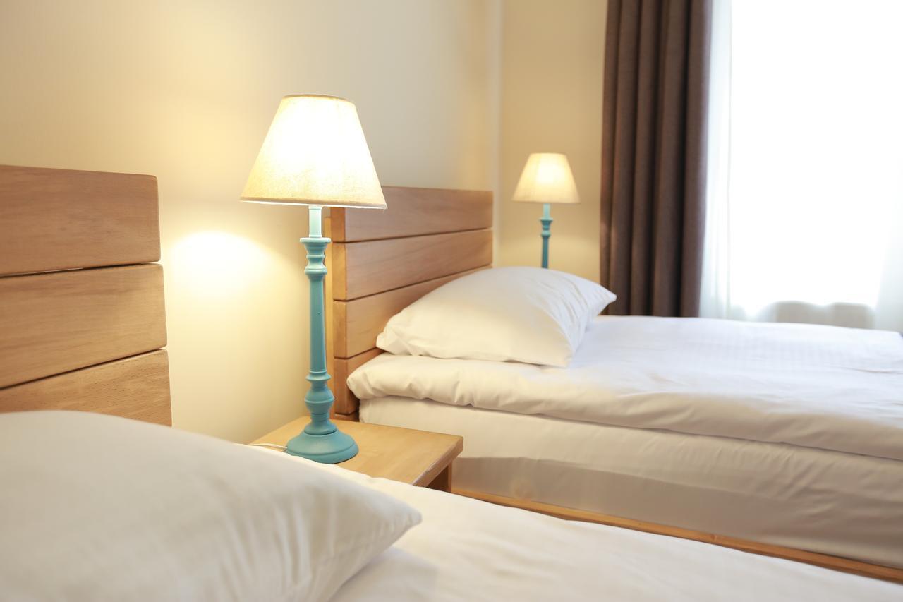 Midtown Hotel & Hostel Tbiliszi Kültér fotó